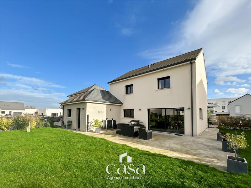 Maison contemporaine - 143 m² - 7 pièces