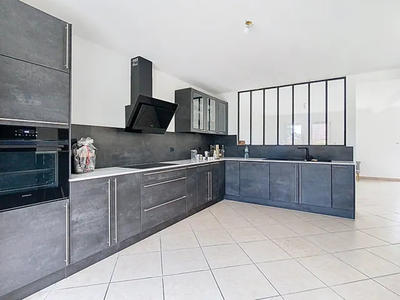 Maison - 180 m² - 7 pièces