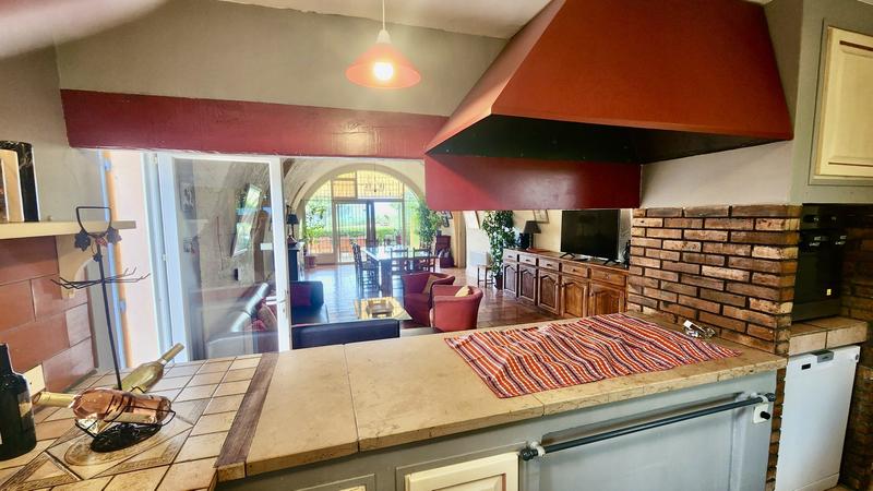 Maison - 335 m² - 12 pièces