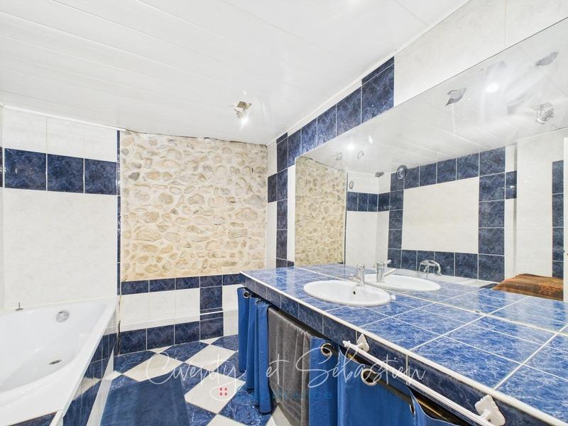 Maison - 104 m² - 3 pièces