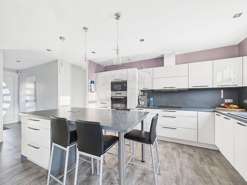 Maison - 88 m² - 5 pièces