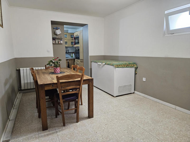 Maison - 180 m² - 7 pièces