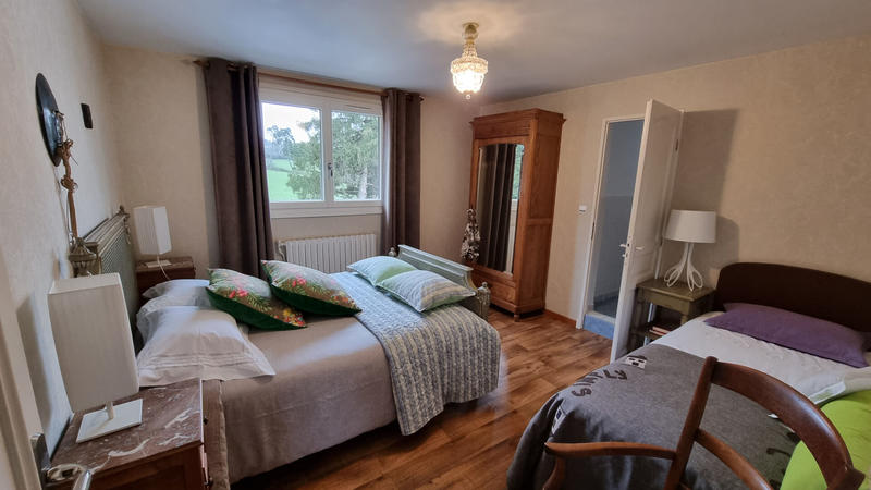 Maison - 337 m² - 10 pièces