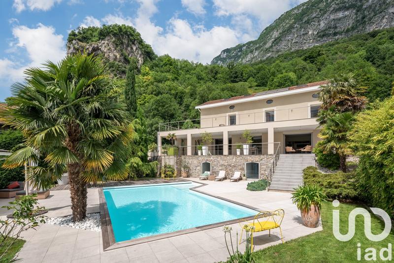 Maison de maîtres - 200 m² - 8 pièces