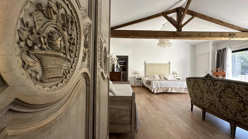 Maison - 768 m² - 17 pièces