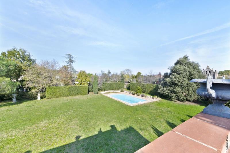 Demeure - 330 m² - 7 pièces