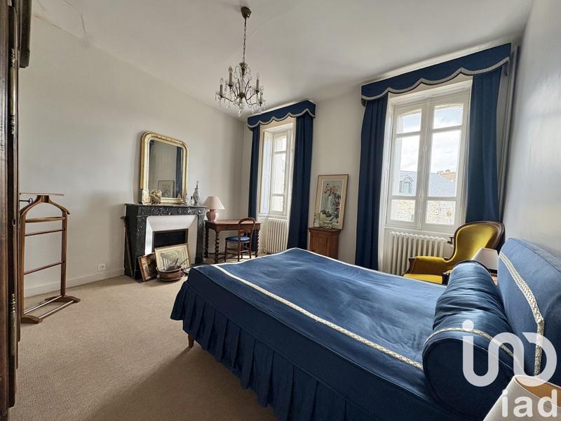 Maison - 177 m² - 9 pièces