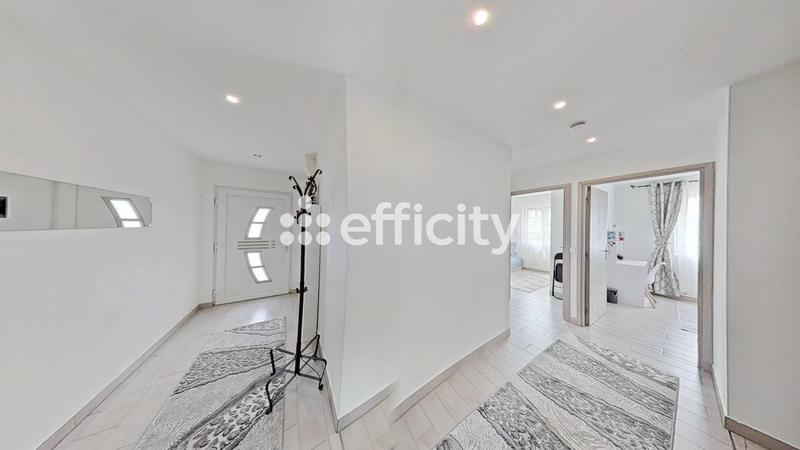 Maison - 210 m² - 14 pièces