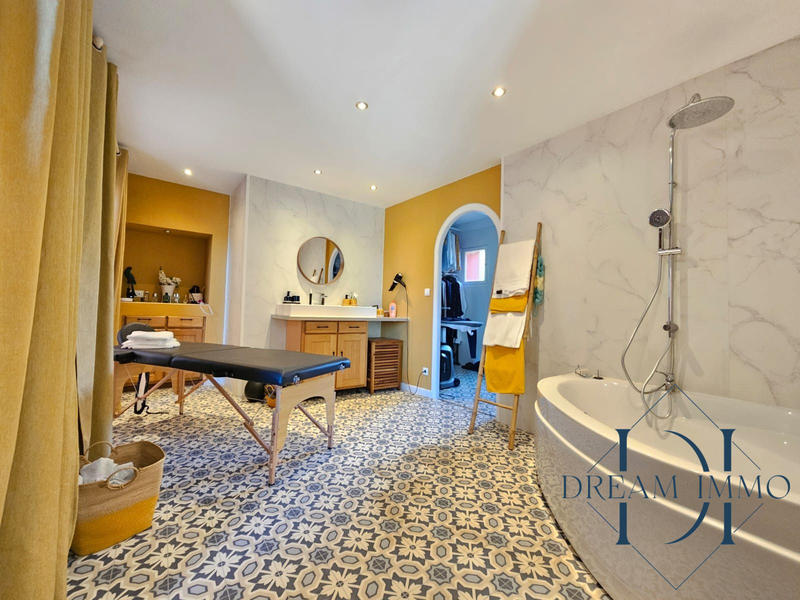 Maison - 190 m² - 6 pièces