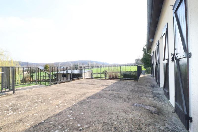 Maison traditionnelle - 175 m² - 8 pièces