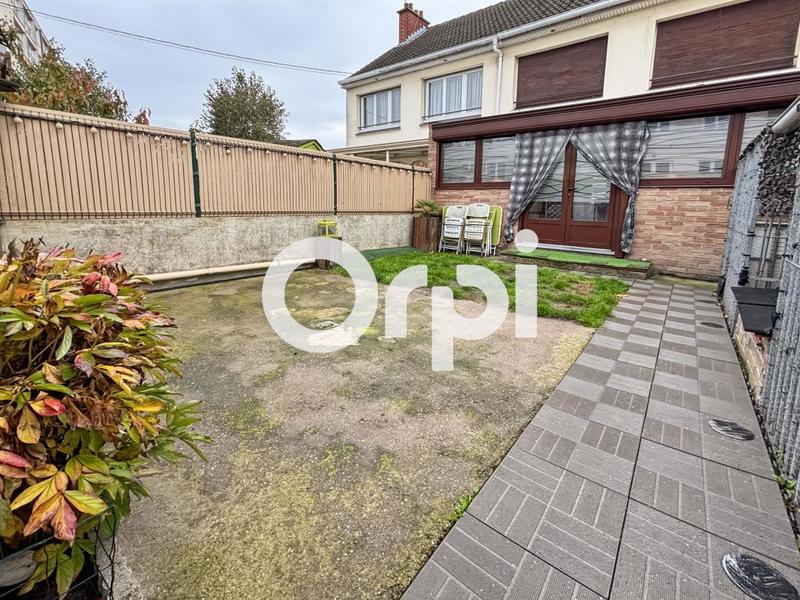 Maison - 93 m² - 4 pièces