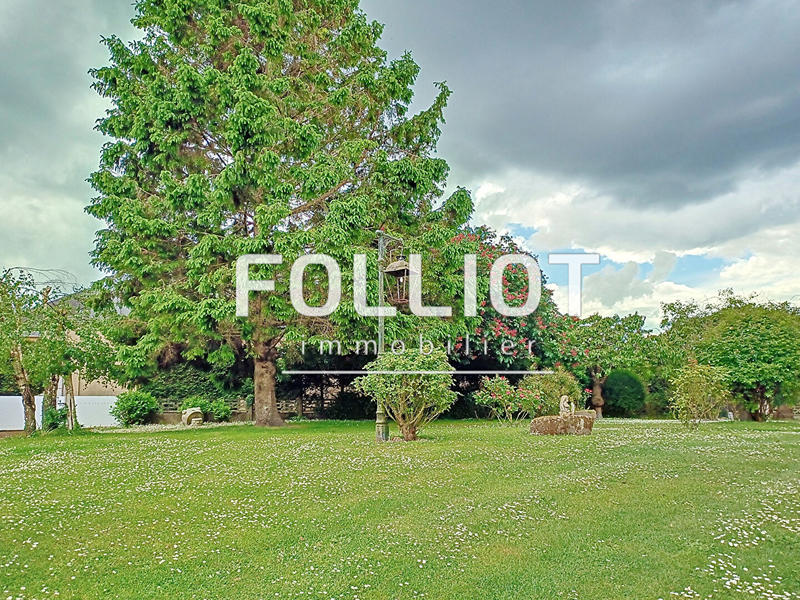 Maison - 235 m² - 7 pièces