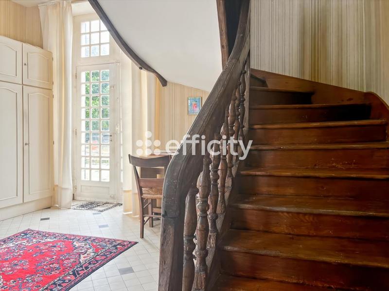 Propriété - 436 m² - 16 pièces