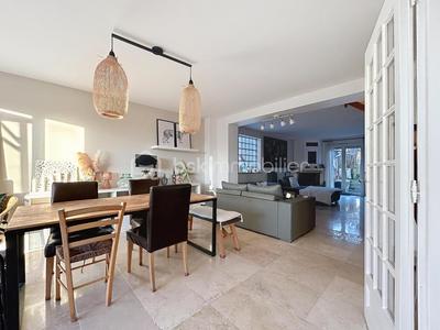 Villa - 160 m² - 8 pièces