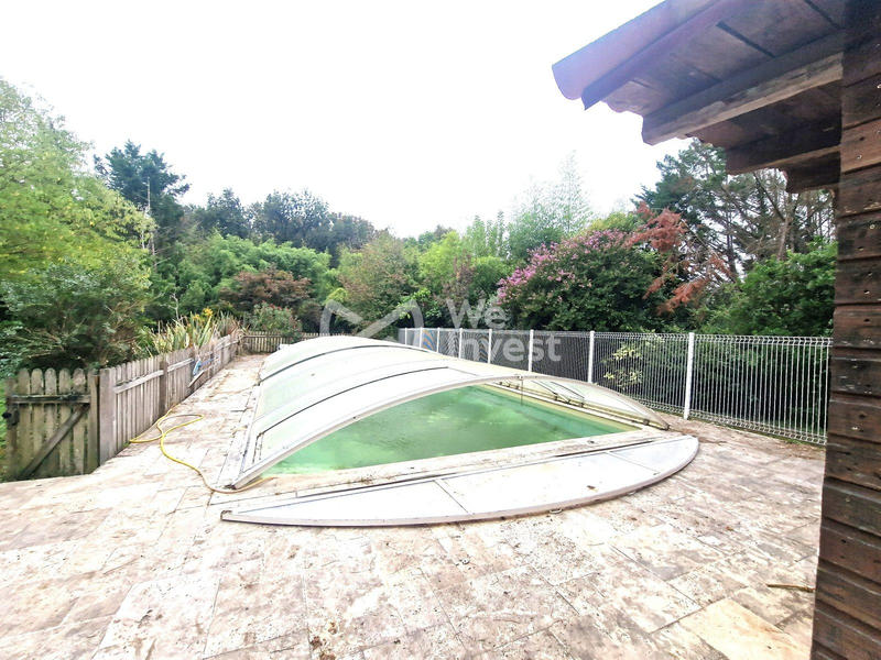 Maison - 230 m² - 7 pièces