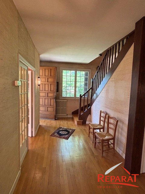 Maison traditionnelle - 187 m² - 6 pièces