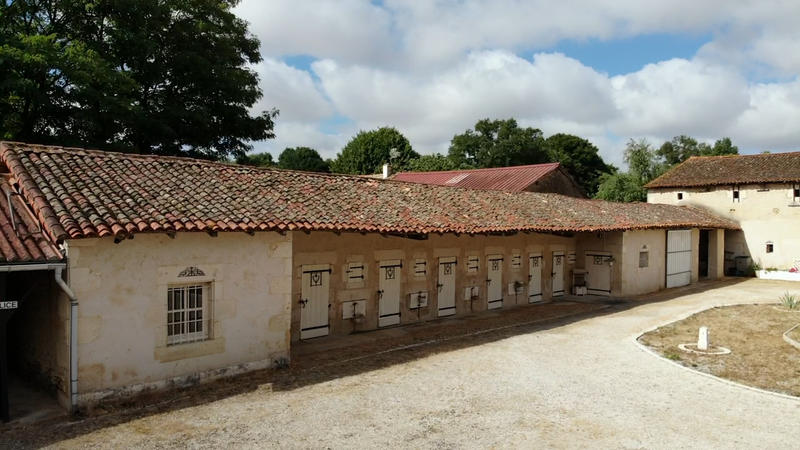 Maison - 246 m² - 5 pièces