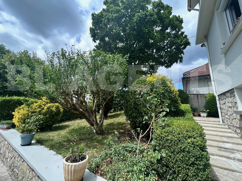 Maison - 164 m² - 8 pièces