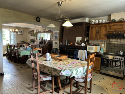 Maison ancienne - 186 m² - 8 pièces