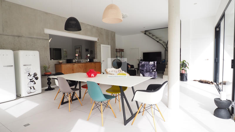 Maison - 166 m² - 6 pièces