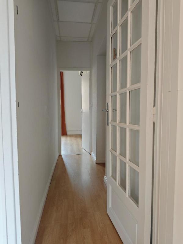 Bureau - 96 m² - 6 pièces