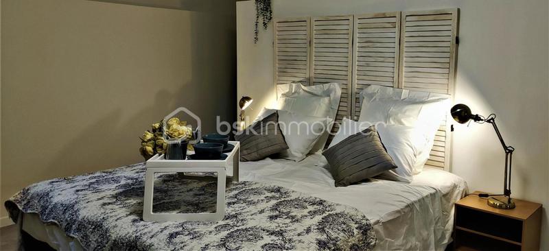 Propriété - 260 m² - 8 pièces