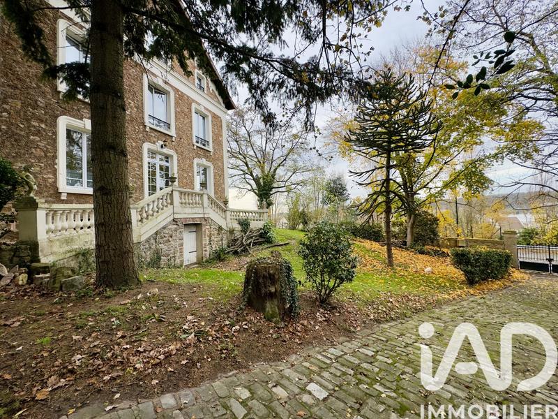 Maison - 200 m² - 8 pièces