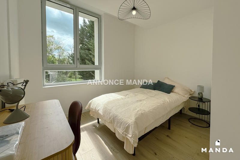Chambre - 10 m² - 4 pièces