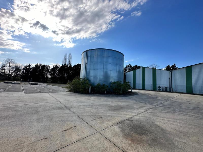 Local commercial - 3 000 m² - 4 pièces