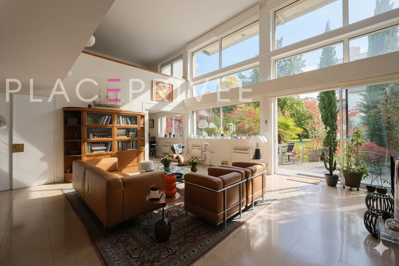 Appartement - 227 m² - 8 pièces