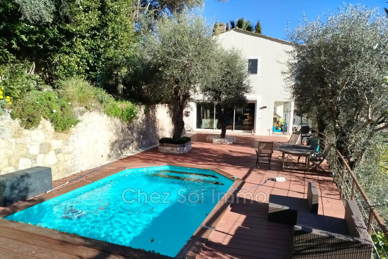 Villa - 183 m² - 7 pièces