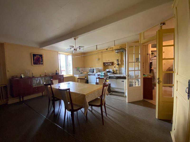 Maison - 300 m² - 15 pièces