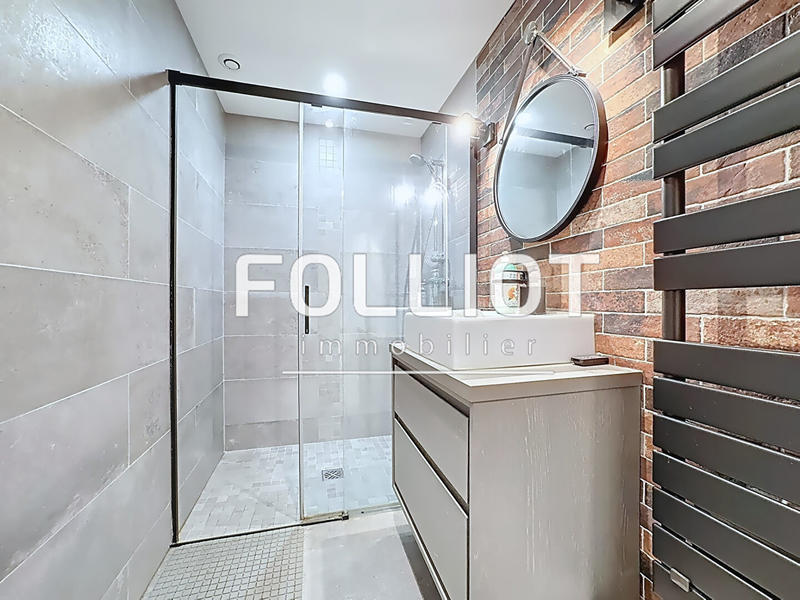 Maison - 220 m² - 6 pièces