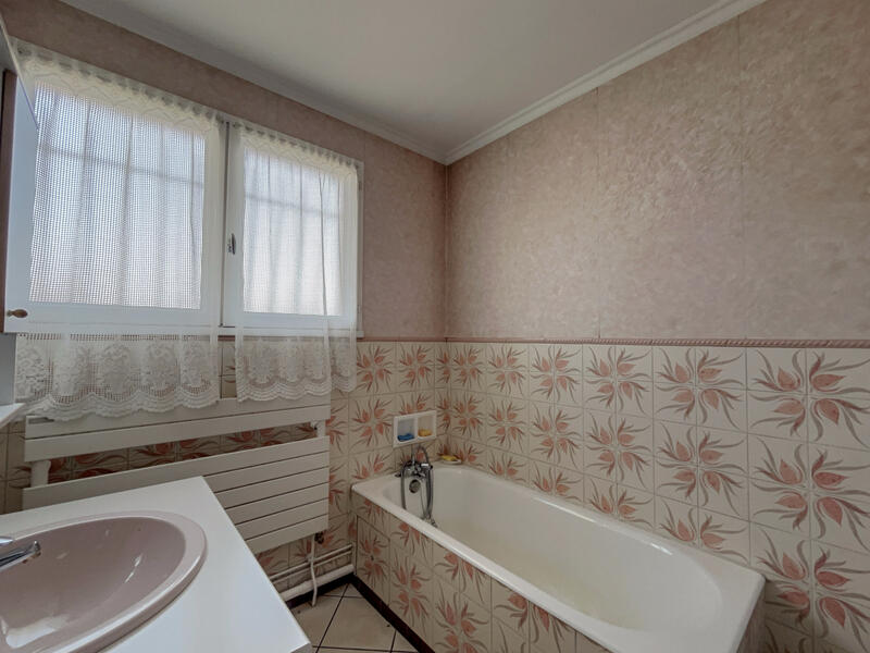 Maison - 100 m² - 4 pièces