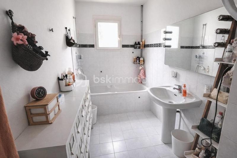 Villa - 100 m² - 4 pièces