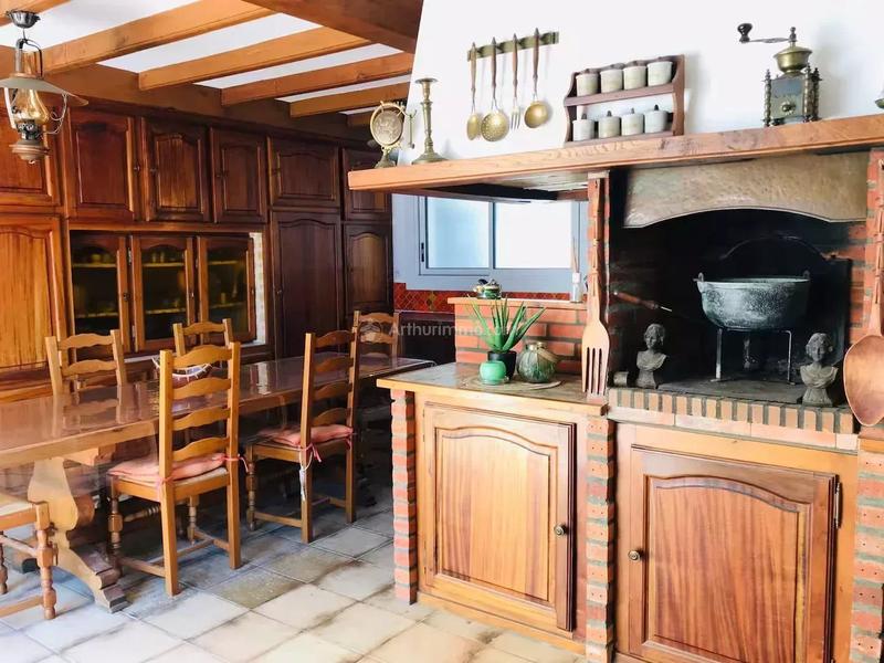 Maison - 210 m² - 6 pièces