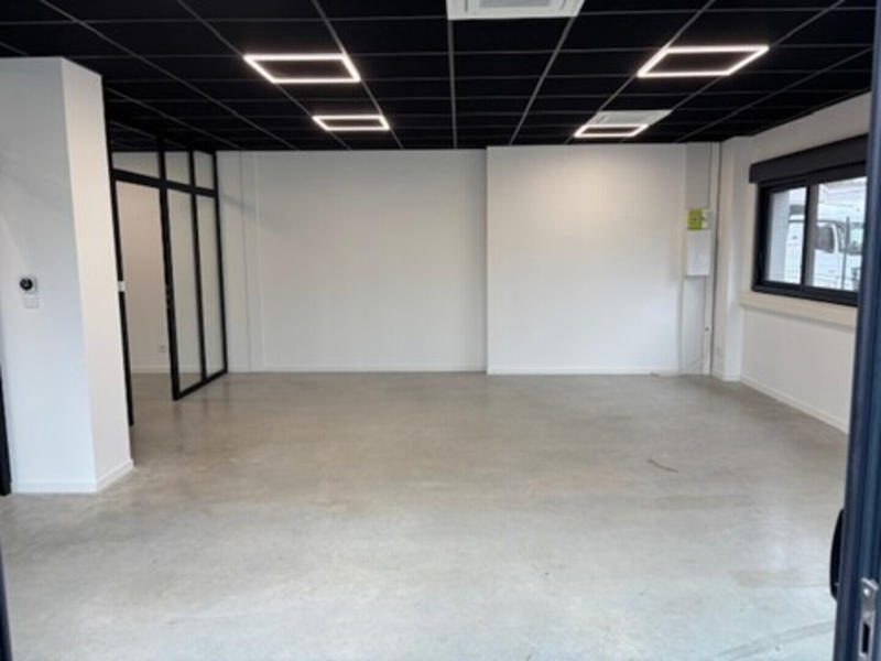 Local d'activité / Entrepôt - 85 m²