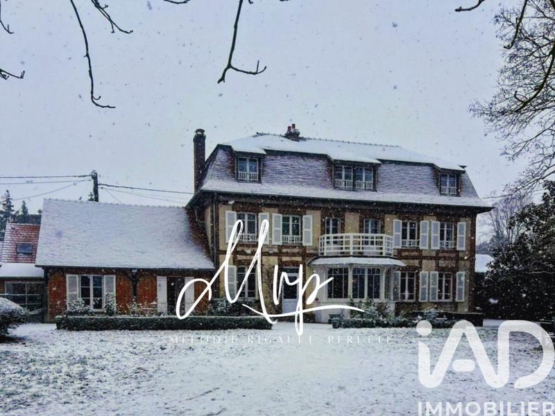 Maison - 228 m² - 8 pièces