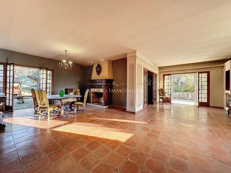 Maison provençale - 440 m² - 7 pièces