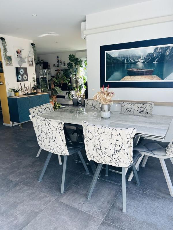 Maison - 98 m² - 4 pièces