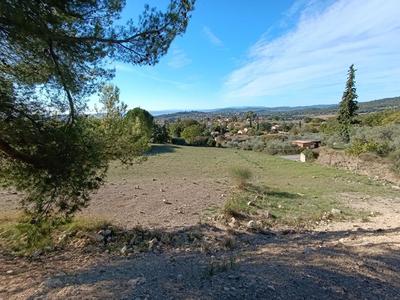 Terrain constructible - 1 600 m²