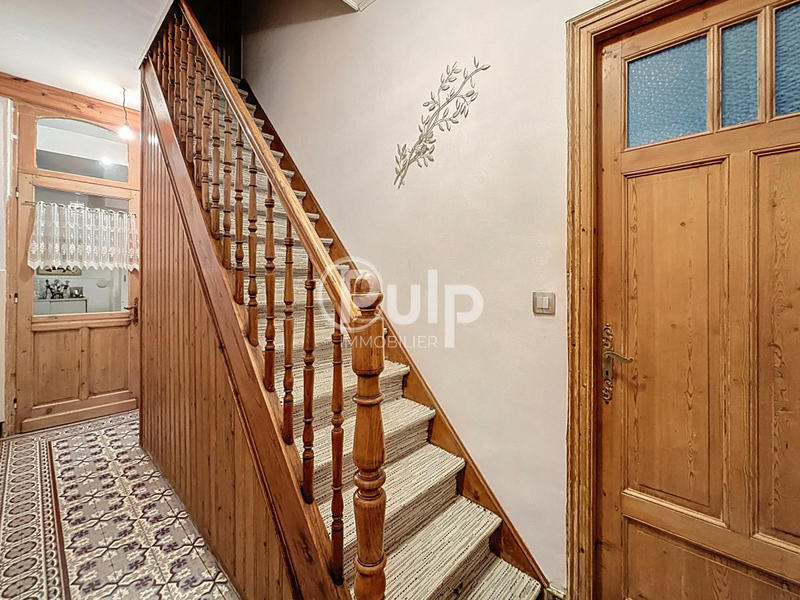 Maison - 214 m² - 5 pièces