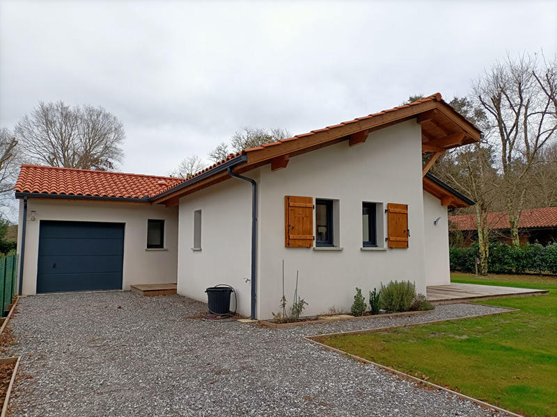 Maison - 90 m² - 4 pièces