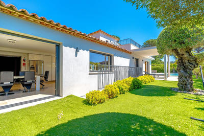 Villa - 293 m² - 9 pièces
