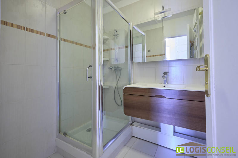 Appartement - 100 m² - 4 pièces