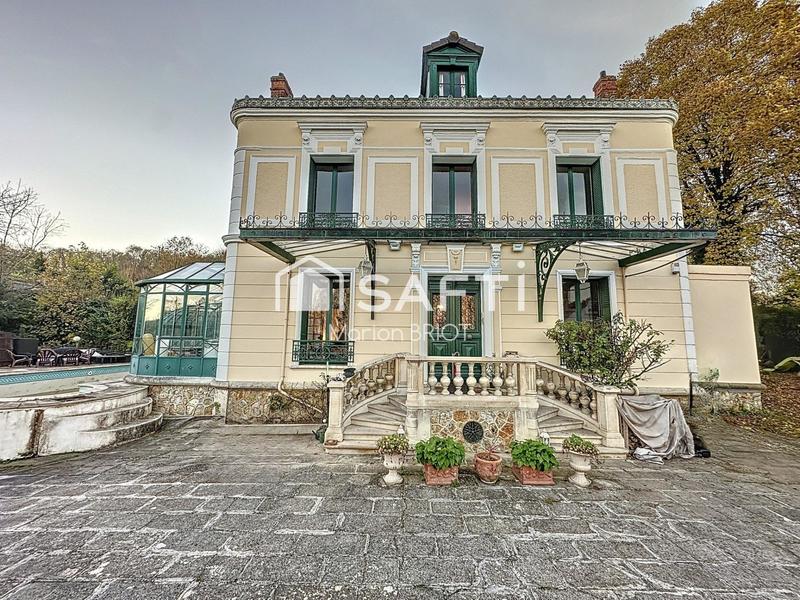 Maison de maîtres - 278 m² - 13 pièces