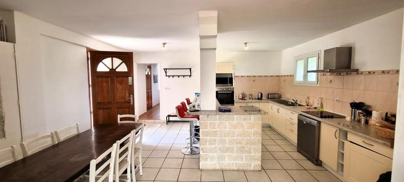 Maison - 182 m² - 9 pièces