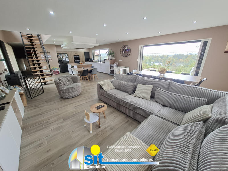 Villa - 200 m² - 7 pièces