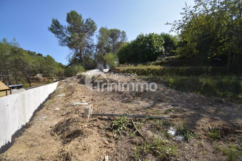 Terrain constructible - 1 490 m²