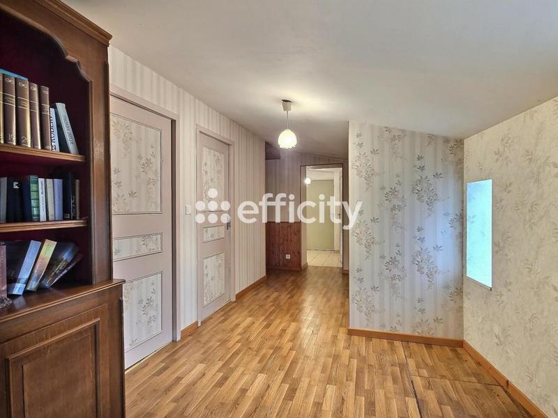 Maison - 180 m² - 7 pièces